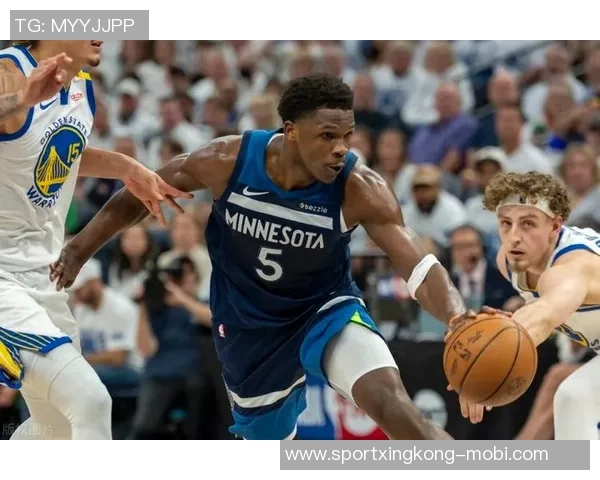 爱德华兹复出状态低迷半场仅得5分2助攻表现令人失望