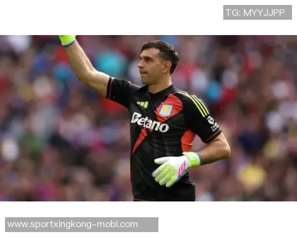 国米门将马丁内斯不幸撞死闯入车道老人事件引发关注 国米门将马丁内斯不幸撞死闯入车道老人事件引发关注